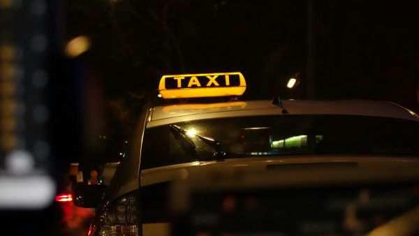 Transfert zen depuis Lyon Saint-Exupéry en taxi