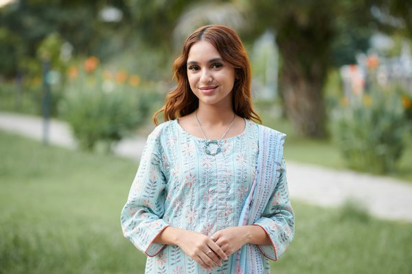 Où découvrir les traditions de la fabrication de la soie en Thaïlande : visites et ateliers recommandés ?